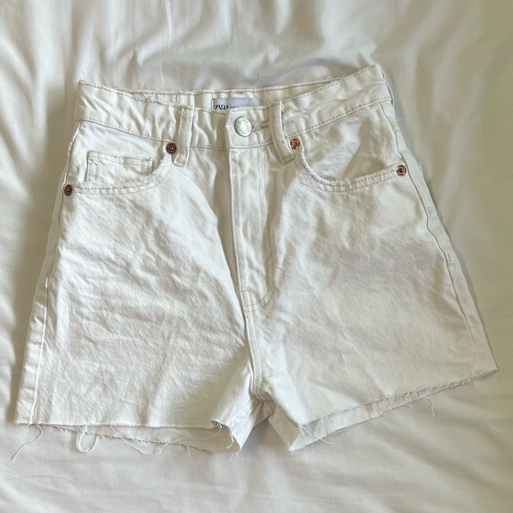 white zara jeans shorts size 0